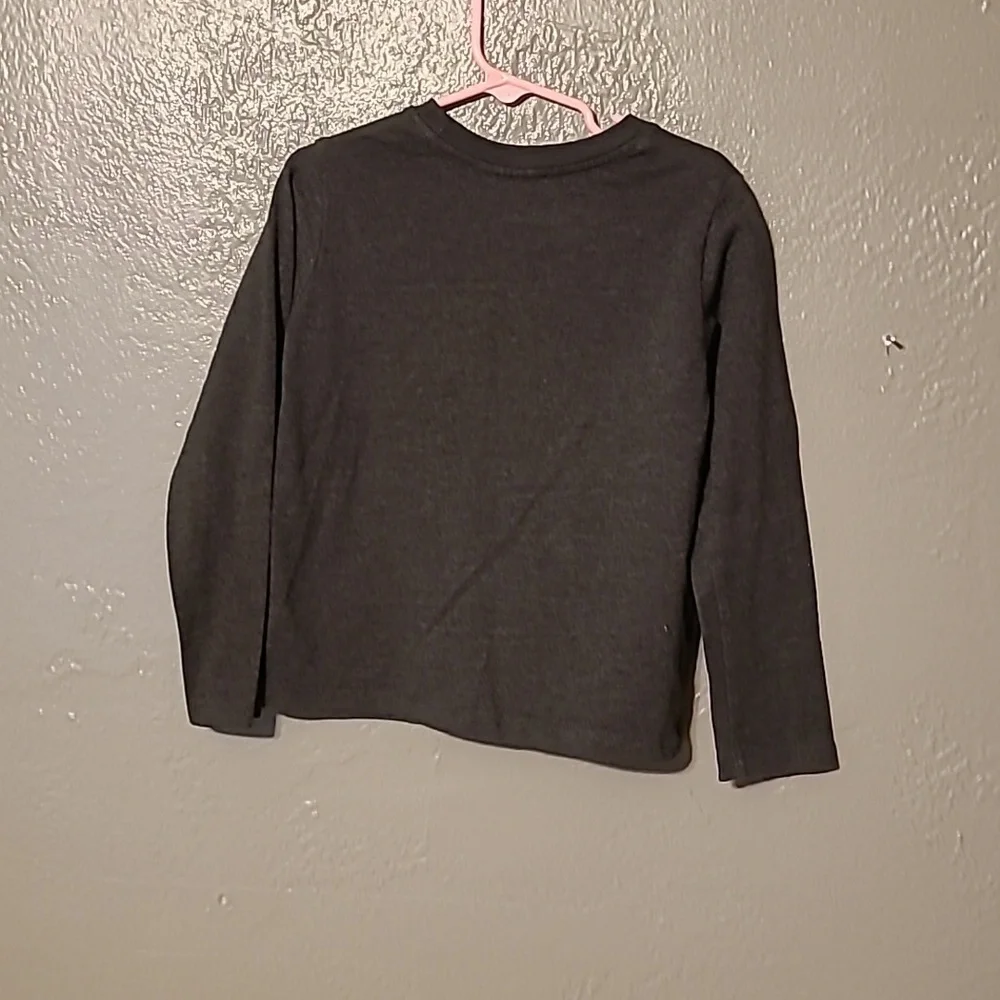 GAP KIDS Boys T-Shirt Size Dark Gray Size 5T Sleeve Crew Neck Cotton EUC